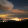 星と雲と街の灯り