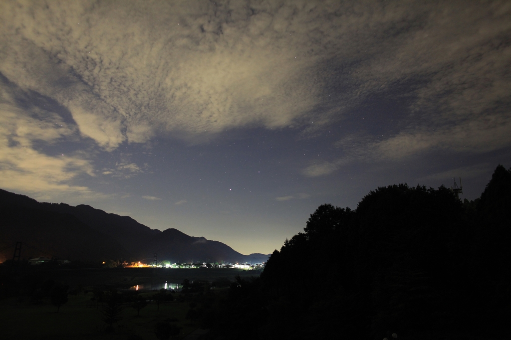 ダムのある街　夜明け前