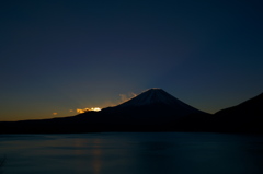 富士山 日の出前