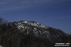 登山口付近から風府死岳を望む