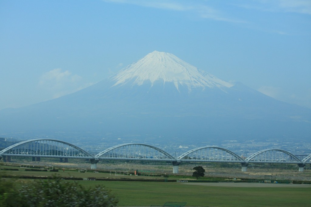 新幹線から撮った富士山