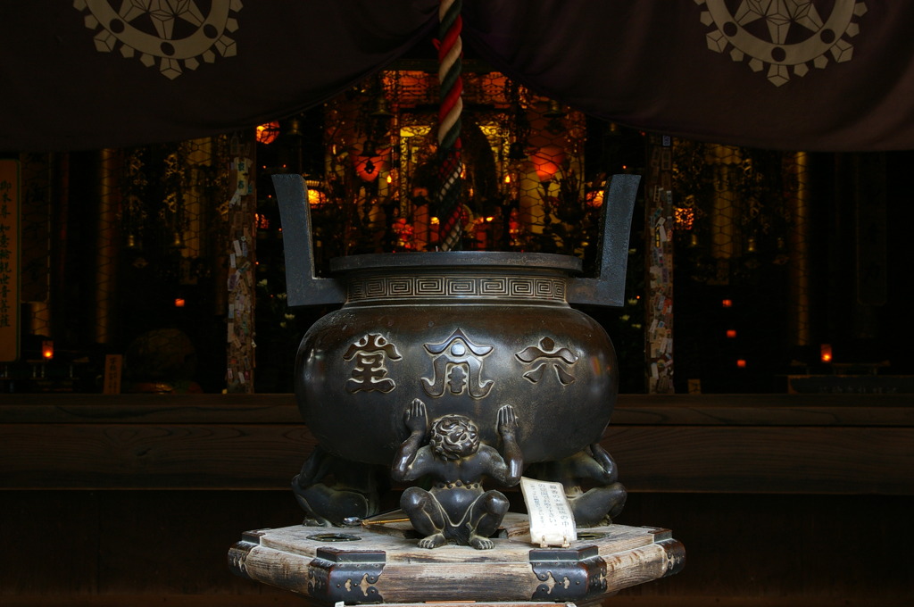 六角堂香炉