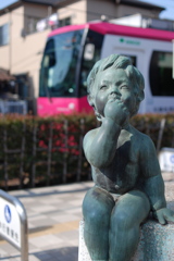 「ふふっ...」