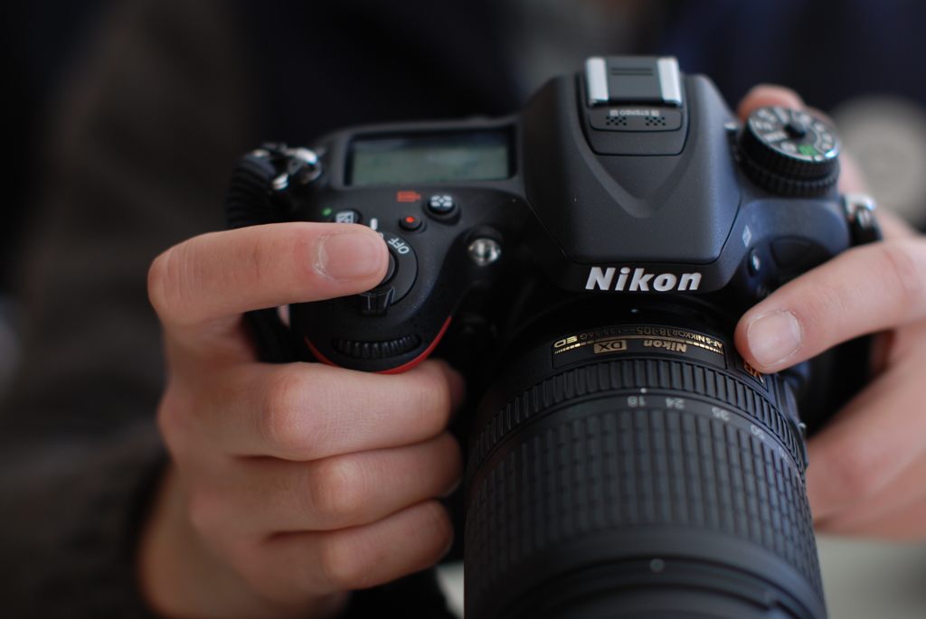 D7100