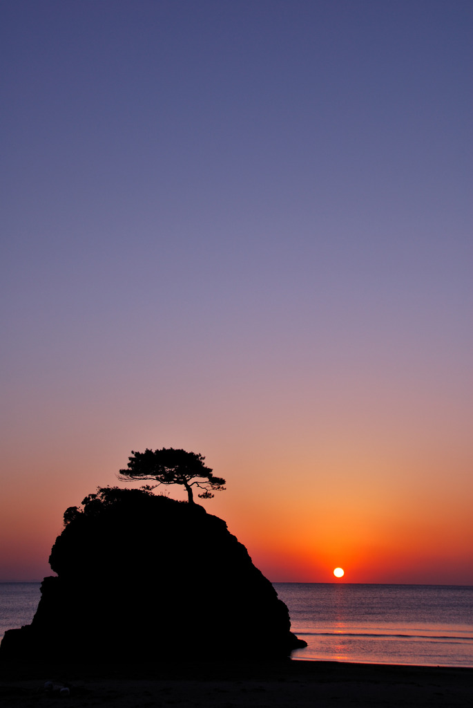 海に太陽が隠れるとき
