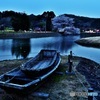 舟と夜桜