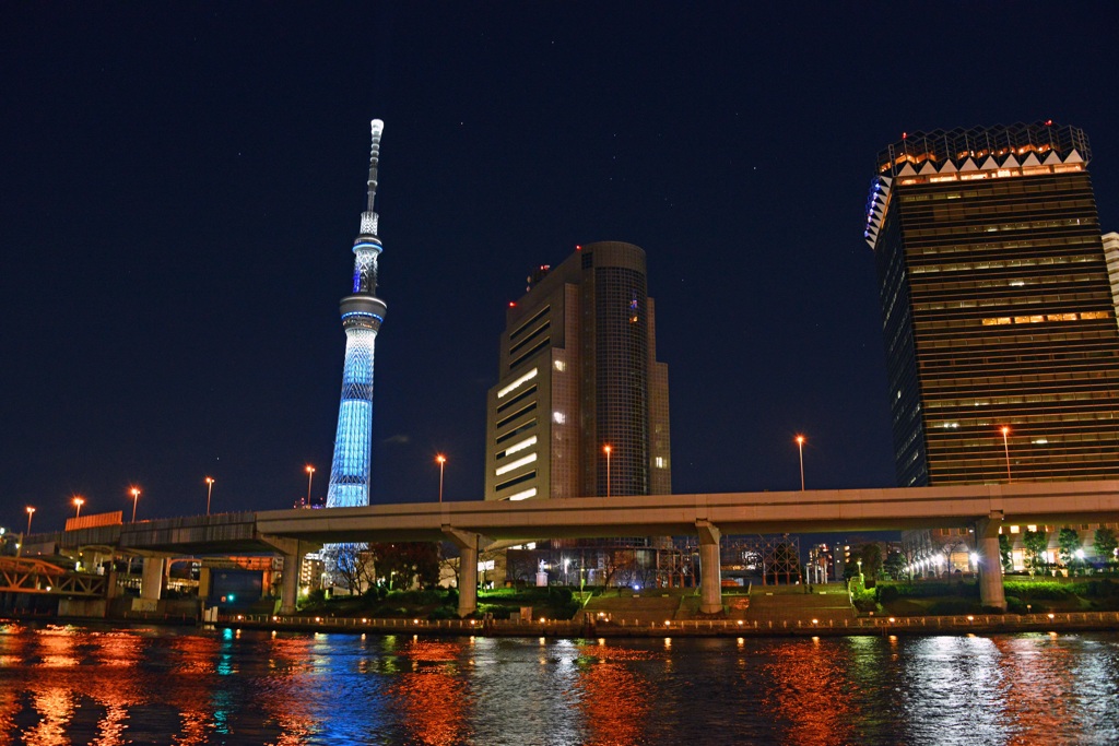 夜の東京スカイツリー