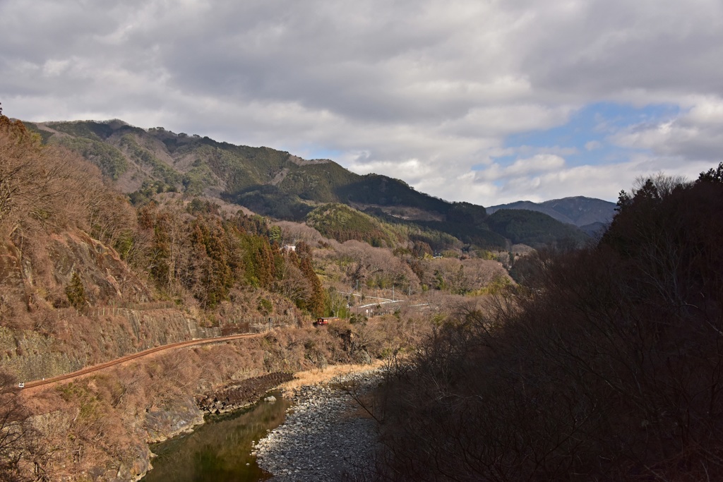 山河行く