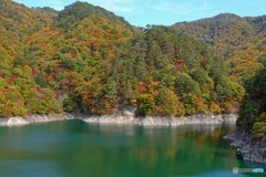 彩りの川俣湖