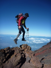 富士山頂のさらに上を