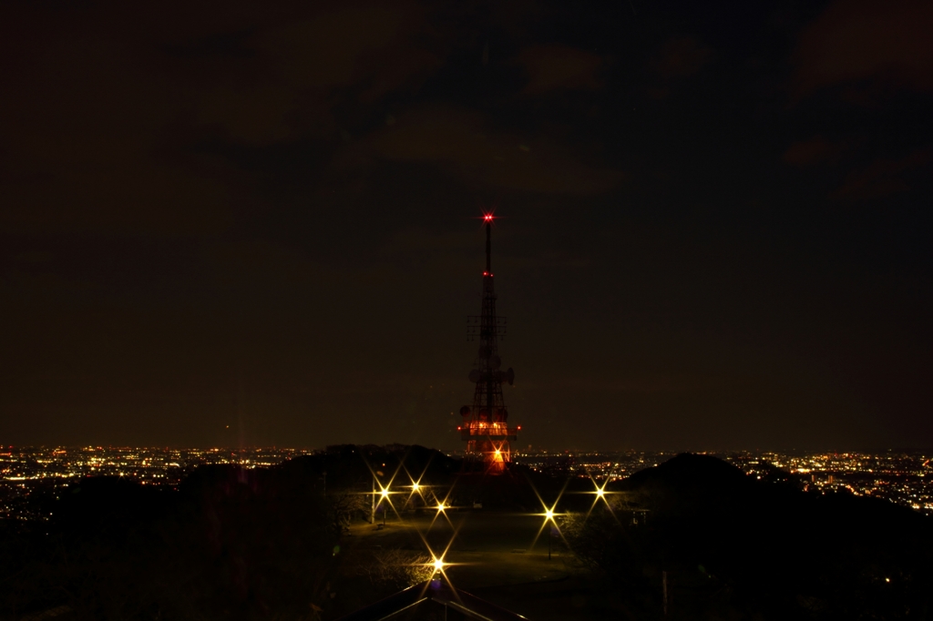 鉄塔のある夜景
