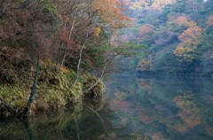 錦秋の湖　1