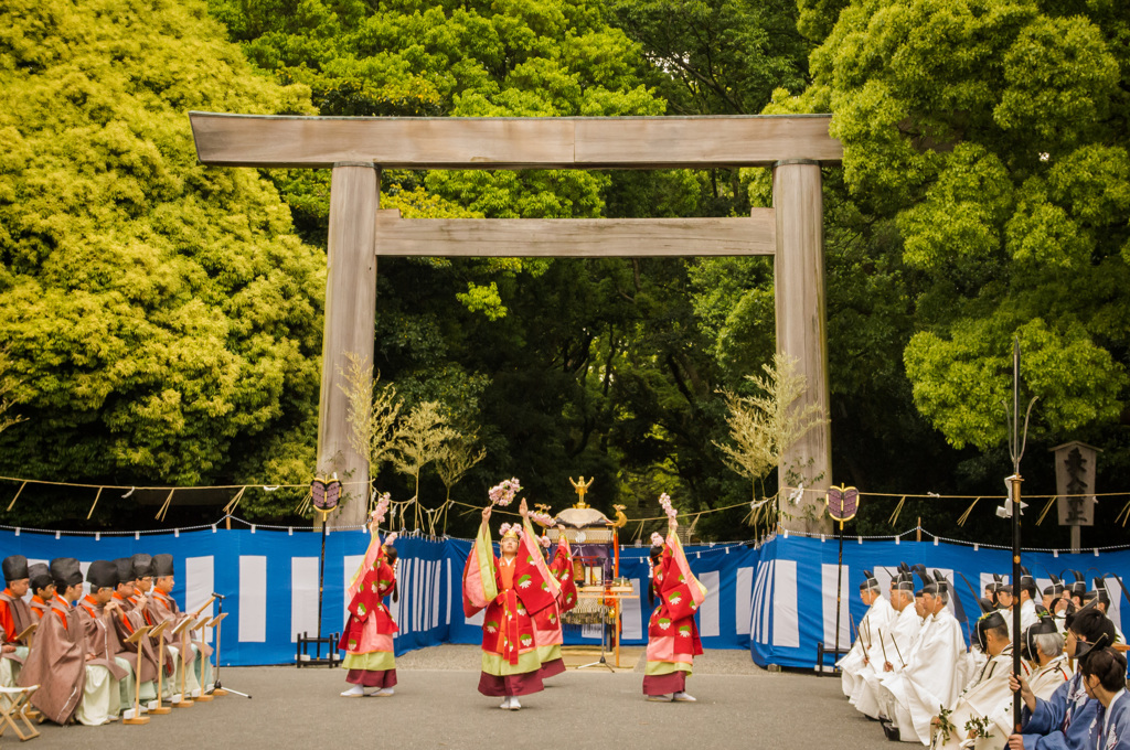  熱田神宮　神輿渡御神事