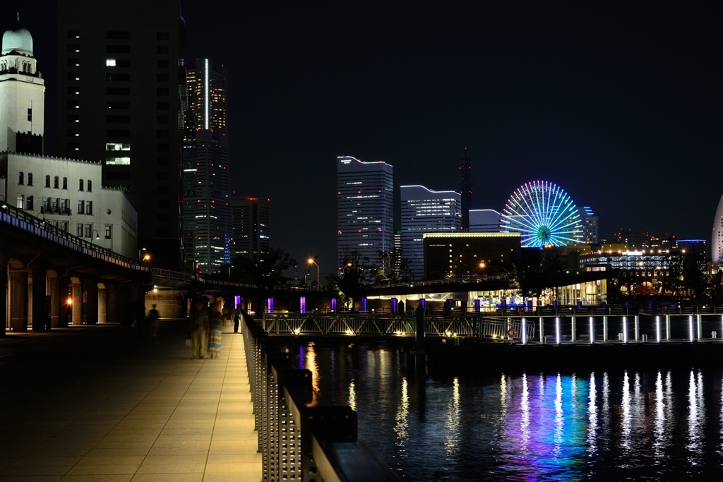 横浜夜景散歩　みなとみらい遠景
