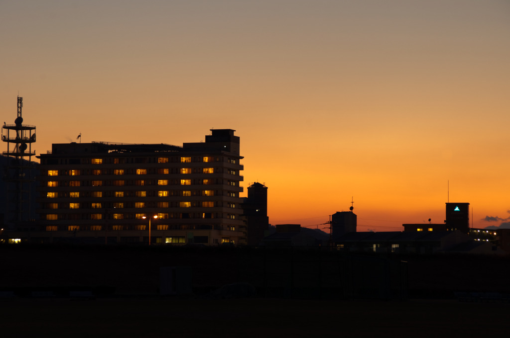 夕闇と灯り