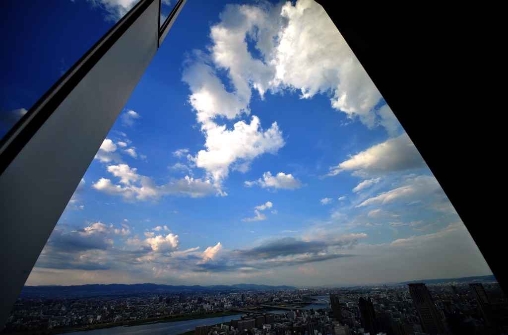 空、雲、そして街並み。。