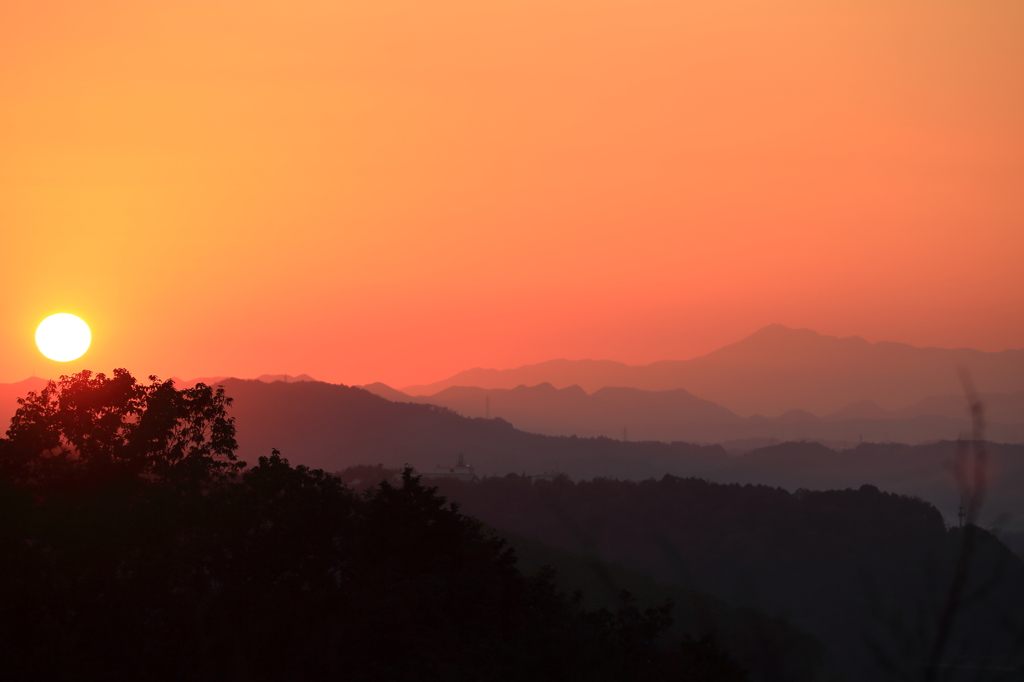 秋夕焼の伊吹山