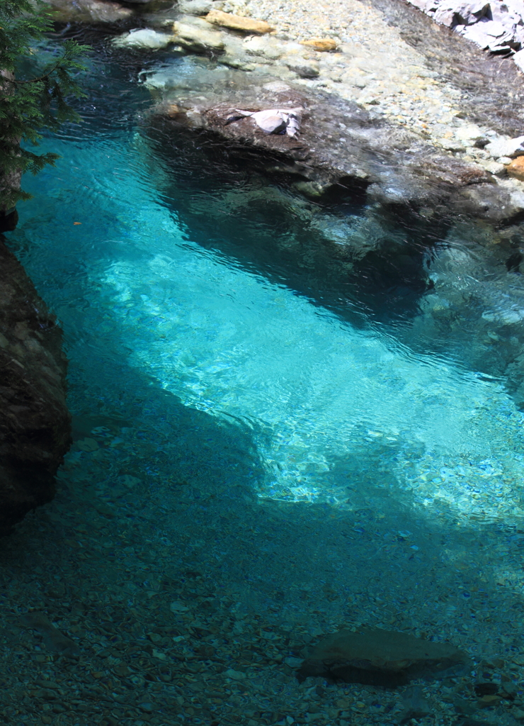 ＡＤＥＲＡ　BLUE