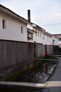 白壁土蔵の町