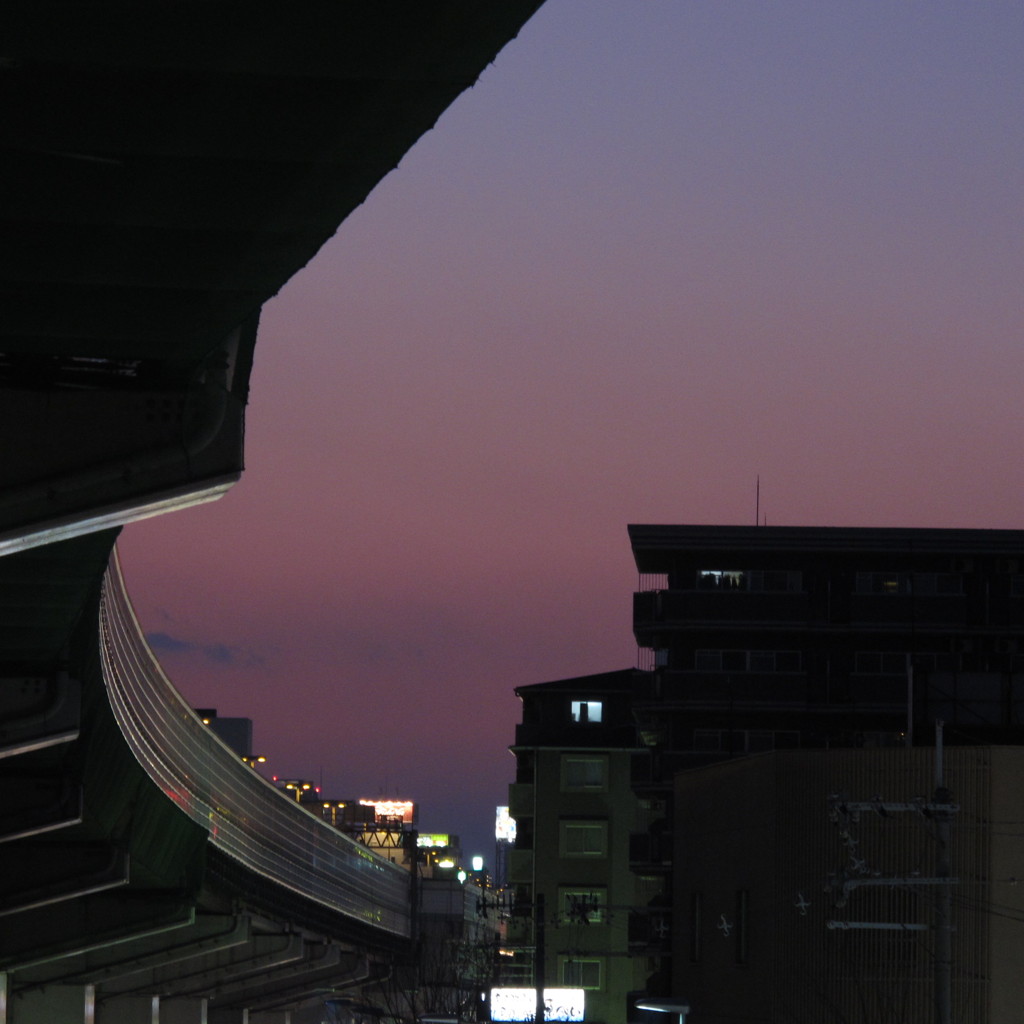 夕暮れ模様　染まる空へ