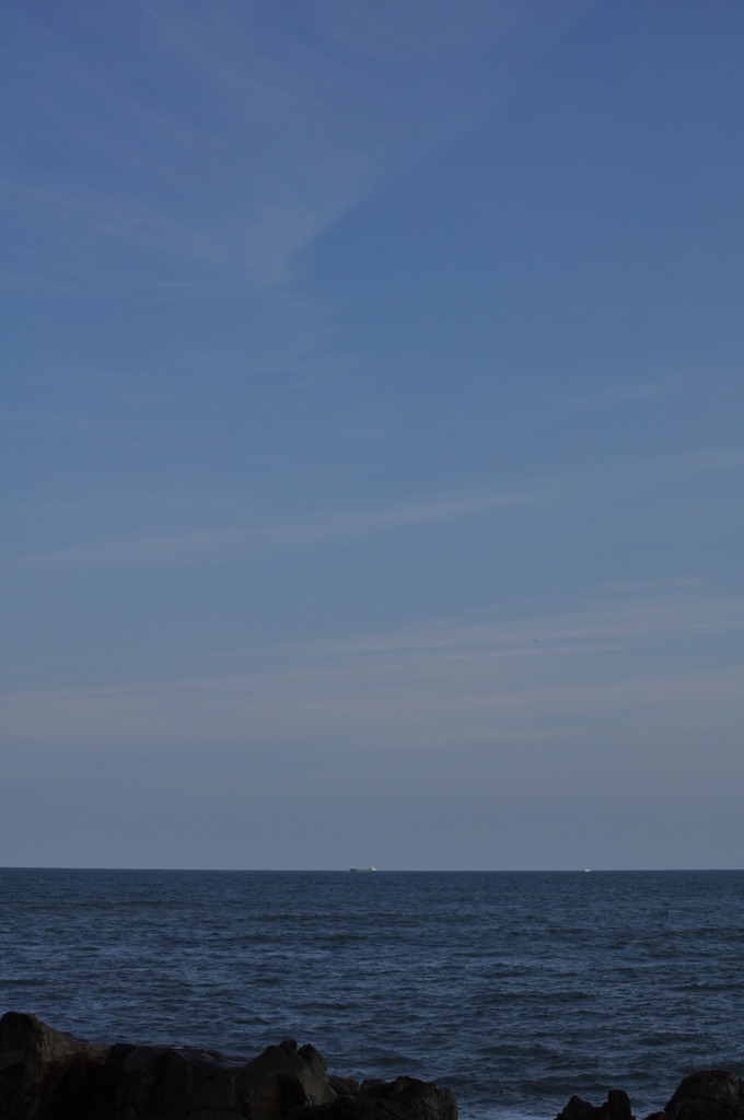 海と空（と船）