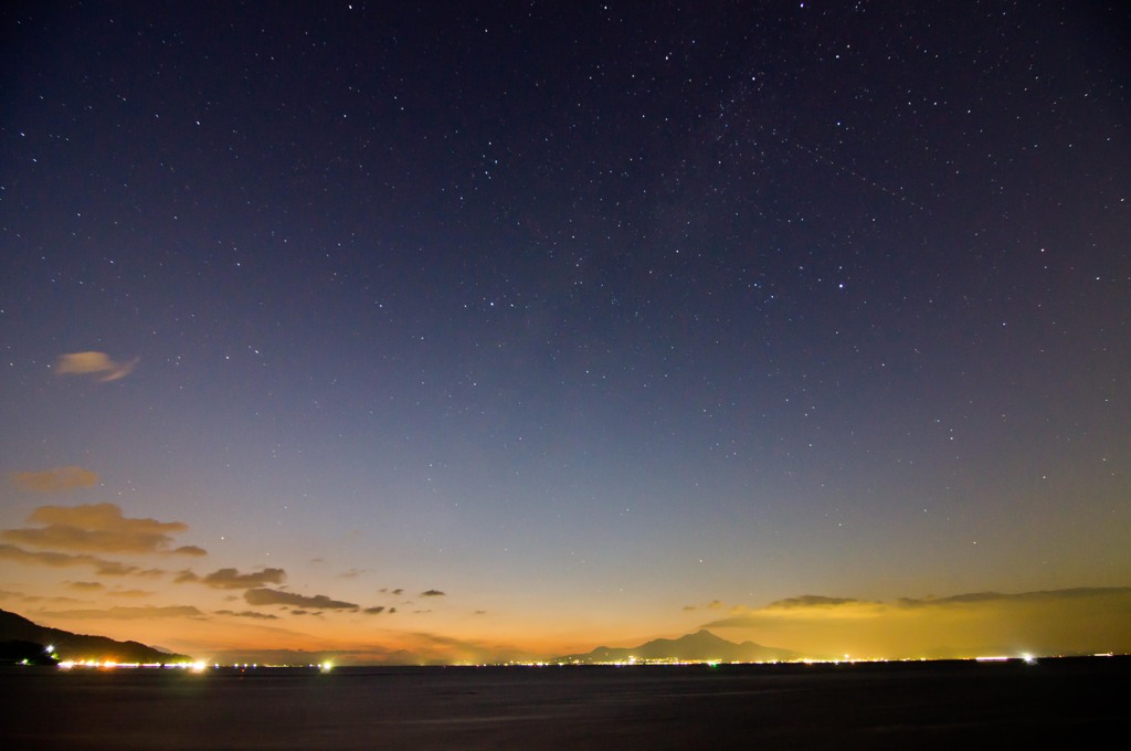 夕闇に輝く星空