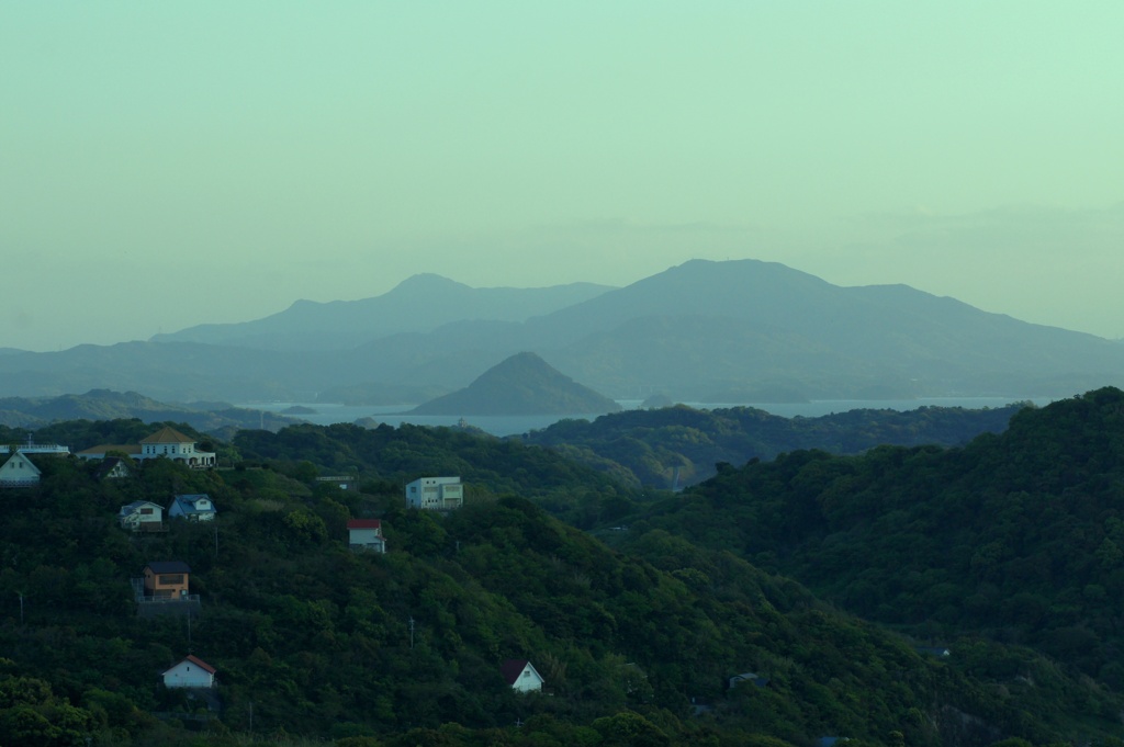 山肌の別荘