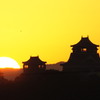 熊本城と朝日（230123）