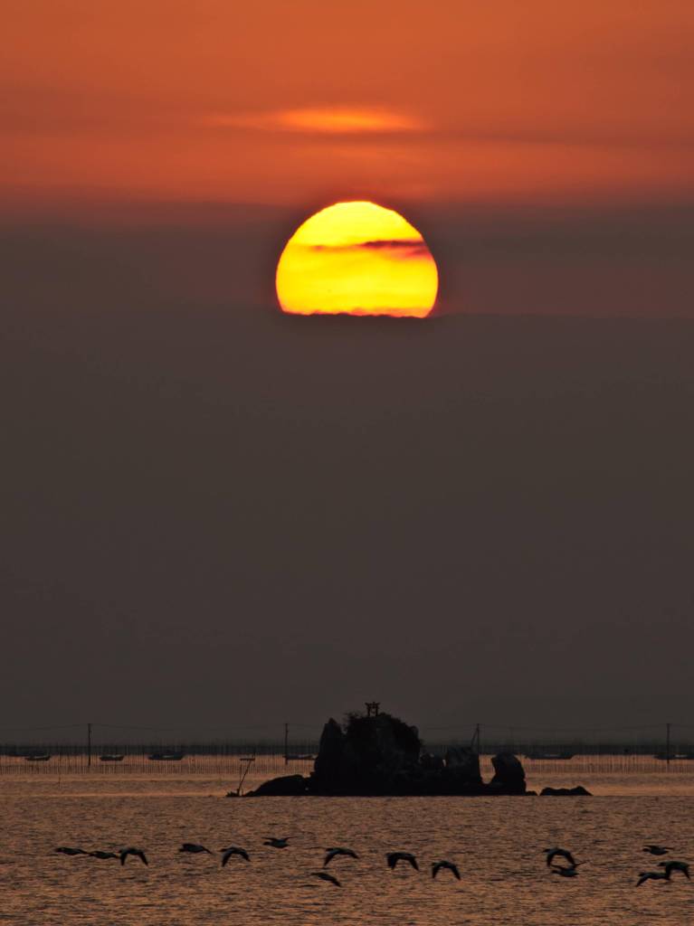 夫婦岩と夕陽