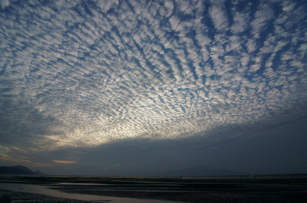 うろこ雲と未完の夕景？