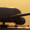 夕陽と飛行機