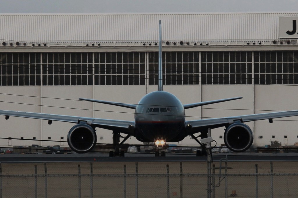 飛行機真正面