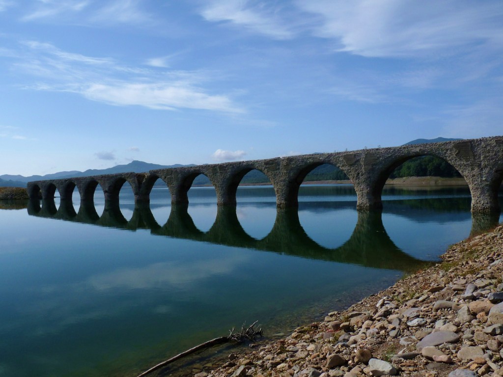 アーチ橋