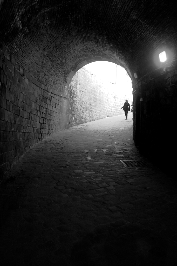 トンネルの先は