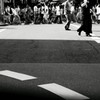 先の喧騒