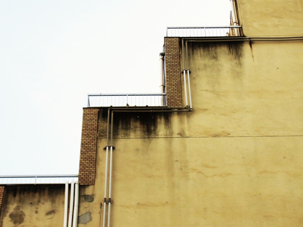 階段状の建物