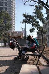 親子のランチ＝たこ焼き