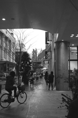 人々のシルエット