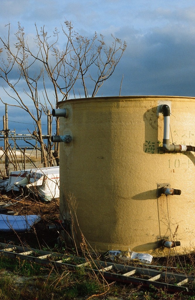 置き去りにされたタンク