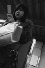 カチ、カチ、カチ、カチ