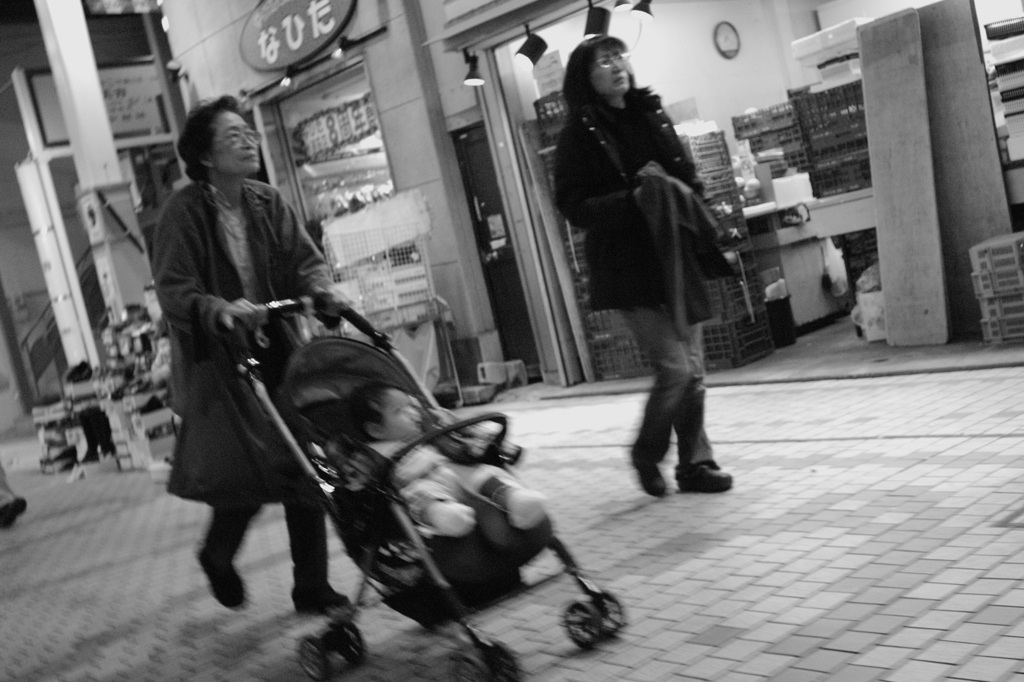 歩く