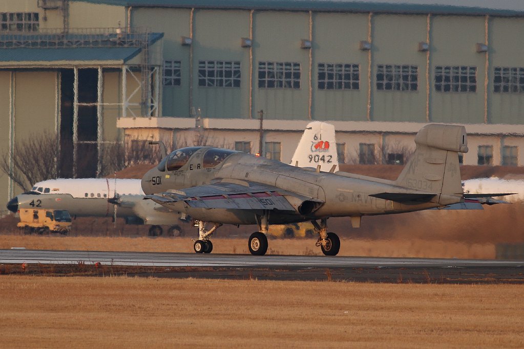 YS-11とEA6B