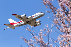 春の最新鋭機