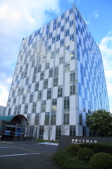 情報学部棟