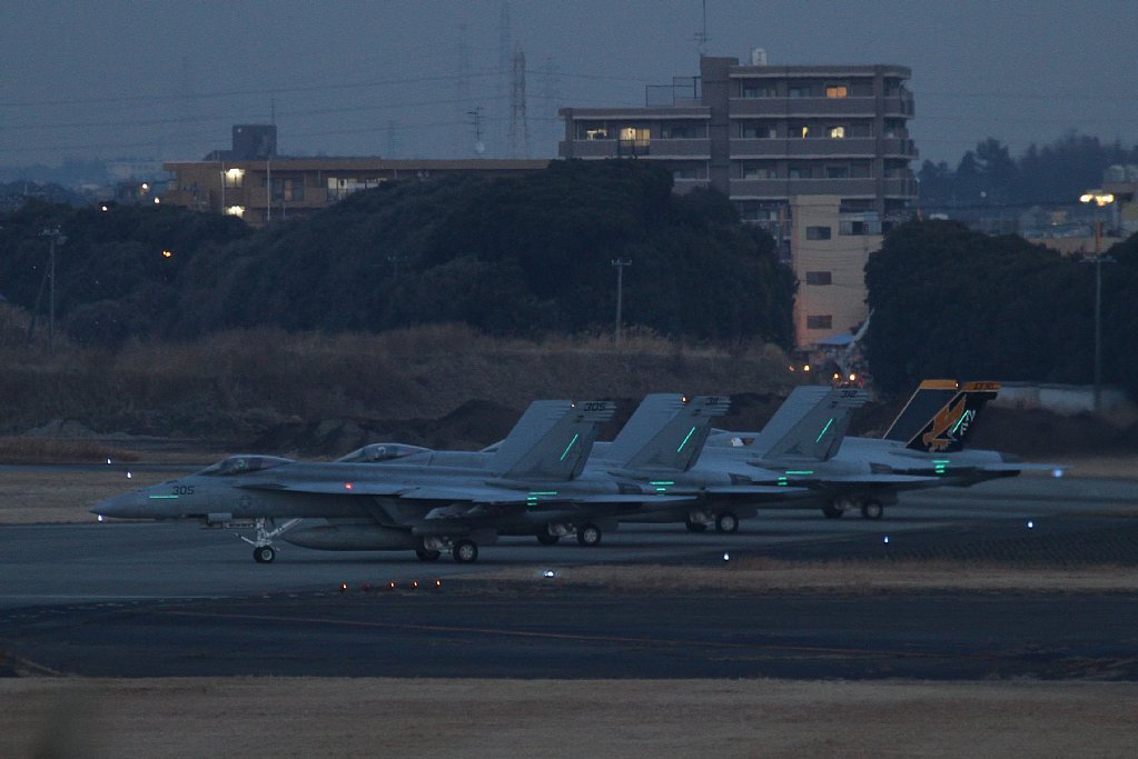 夜の作戦部隊