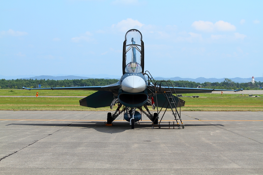 MITSUBISHI F-2