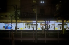 プラットホーム