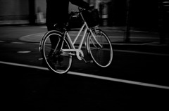 銀の自転車