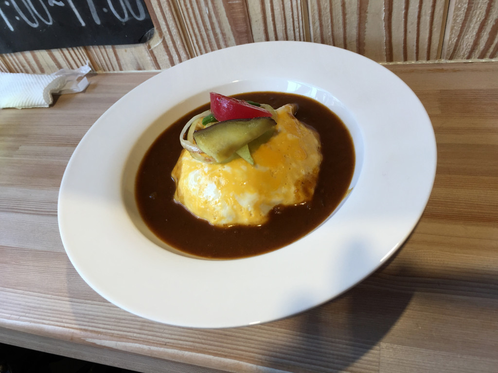 昼食　オムライス