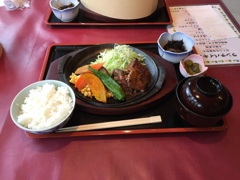 昼食　土佐赤牛の焼き肉定食
